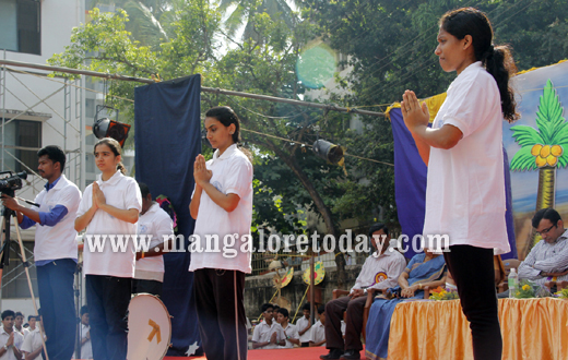 Yoga Guinness Record in India